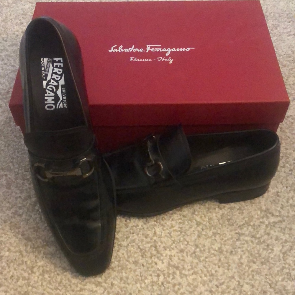 Salvatore Ferragamo Dinamo Bit Loafer size 8 1/2 D
